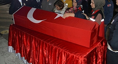 Trafik Kazasında Yaralanan Kahraman Türk Polisi Şehit Oldu