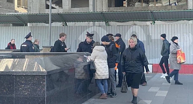 Ülkeyi Terk Edenlerin Sayısı Arttı, Moskova'yı Panik Sardı: Polisler Her Yerde Genç Erkekleri Durduruyor