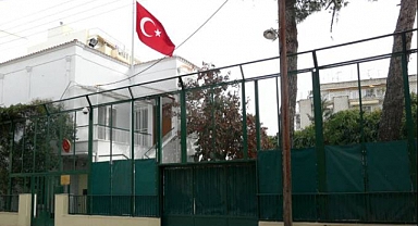 Yunanistan'daki 29 Ekim Resepsiyonu Tehdit Telefonları Nedeniyle Ertelendi