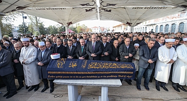 AKP'li Bakan Özer, Ayşenur Alkan'ın Cenazesine Değil Bir Din Adamının Cenazesine Katıldı