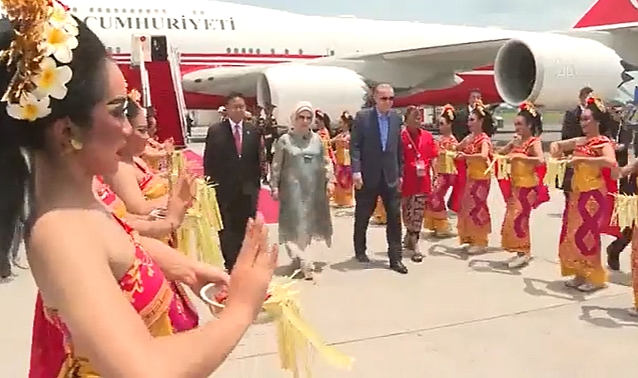 AKP'li Cumhurbaşkanı Erdoğan Endonezya'da - Haberler - TamgaTürk