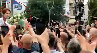 Akşener'e Çiçek Veren Öğretmenin Maaşını Kesip Sürdüler
