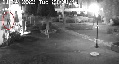 Antalya'da Atatürk Anıtına Saldıran Mürteci Meczup Tutuklandı