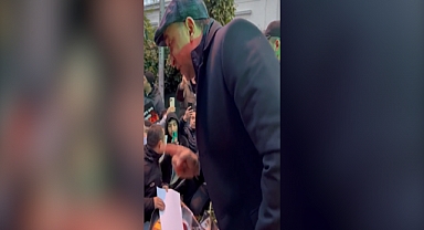 Bu Nerenin Polisi: Çin Konsolosluğu Önünde Nöbet Başlatan Uygurları 'Süpürmekle' ve 'Sınır Dışı' Etmekle Tehdit Etti