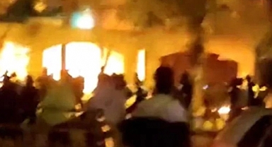 Faşist Molla Diktatörü Humeyni'nin Baba Evi Ateşe Verildi İddiası