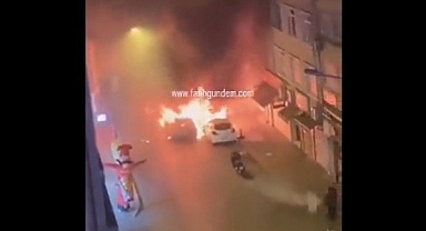 Fatih'te 3 Araç Alev Aldı