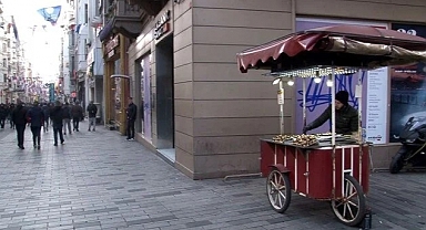 İstiklal Caddesi’nde Bulunan Tezgahlar Kaldırıldı