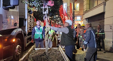 İstiklal Caddesi'ndeki Beton Saksılar Kaldırıldı