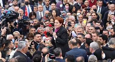 İzmir Gezisinde Meral Akşener'e Aday Sorusu Yöneltilmiş