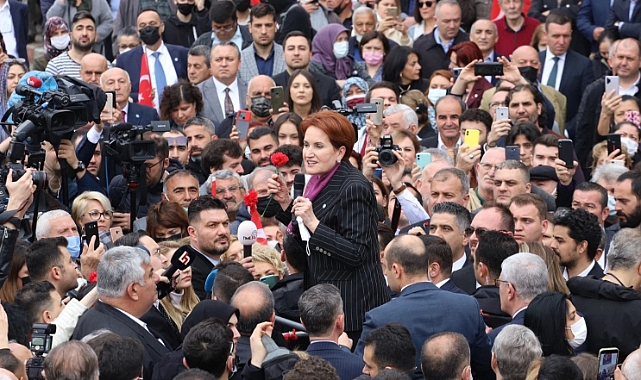 İzmir Gezisinde Meral Akşener'e Aday Sorusu Yöneltilmiş