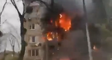 Rus İşgal Güçleri Kiev'de 2 Sivil Binayı Bombaladı