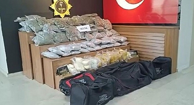 Şanlıurfa'da Özel Üniversitenin Aracında 74 Kilo Uyuşturucu Bulundu