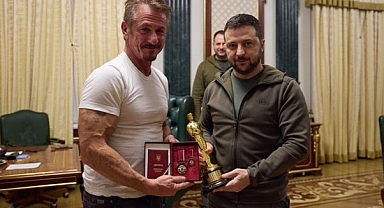 Sean Penn, Oscar Ödülünü Zelensky'e Emanet Etti: Savaşı Kazanınca Geri Getirirsiniz