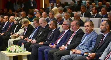 Üniversitede 'Bilimsizlik' Kongresi: Evrim Sadece Bir Felsefi Görüştür
