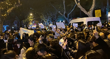 Uygur Türkleri, Urumçi'de Soykırımcı Çin'in Kapanma Politikalarına Başkaldırdı