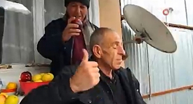 Yeteneğin Böylesi: Kafasına Vurulan Elmanın Rengini ve Cinsini Biliyor