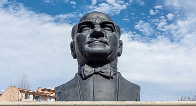 Yozgat'ta Büyük Atatürk'ün Büstüne Saldıran Meczup Tutuklandı