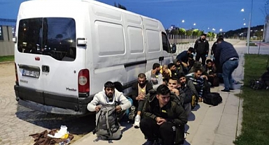 1 Yılda 109 Bin 816 Kaçak Göçmen Sınır Dışı Edildi
