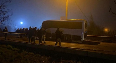 Diyarbakır'da Polis Aracına Saldırıyı Düzenleyen Şahıs, Öldürülen Kürtçü Teröristin Kardeşi Çıktı 