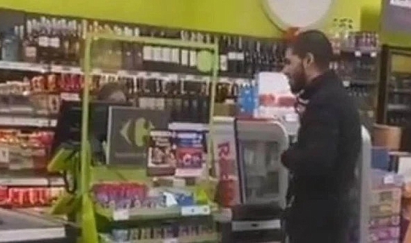 Kadın Kasiyeri 'Başın Neden Açık?' Diyerek Rahatsız Eden Faslı Sınır Dışı Edildi
