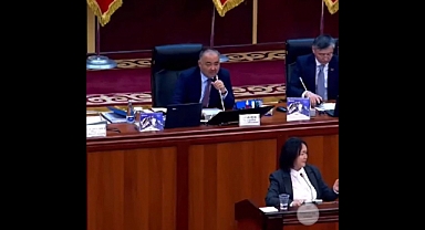 Kırgız Meclis Başkanı Rusça Konuşan Vekili Susturdu