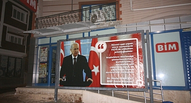 MHP'li Belediye, Bahçeli'nin Sözlerini BİM Önüne Koydu