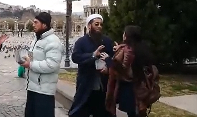 Milletin Yılbaşı Eğlencesine Karışan Mürteciler Az Daha Dayak Yiyordu