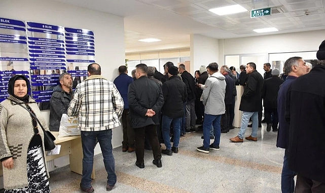 SGK, EYT'liler İçin Yarın Ek Mesai Yapacak