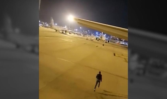 Türkiye'ye Gelen Uçak Acil İniş Yaptı: Yolcular Piste İnerek Kaçmaya Çalıştı