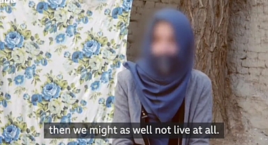 Afganistan'da Bir Kadın İsyan Etti: Taliban Bize Hayvanlardan Bile Kötü Davranıyor