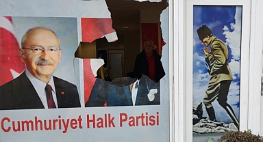 Almanya'da CHP Ofisinde Atatürk Fotoğrafına Saldırı