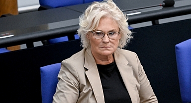 Almanya'nın Rus Muhibbi Savunma Bakanı Christine Lambrecht İstifa Etti
