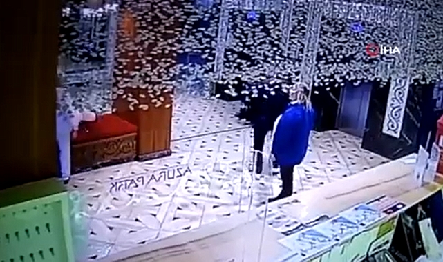 Antalya'da Yaşayan Rus Kadın, Kendi Halinde Duran Kediye Tekme Attı