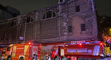 Beyoğlu'nda Kilise Yangını: İki Kişiden Haber Alınamıyor