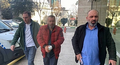 Hesap Yüzünden Tartıştığı Garsonu Bacağından, Kendini de Elinden Vurdu