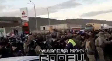 İşgalci Rus Polisi 19 Yaşındaki Gencin Katilinin Bulunmasını İsteyen Kumuklara Saldırdı