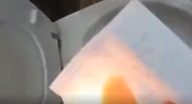 Rusya'da Bir Kişi Kendisine Gönderilen Askerlik Celbini Yakıp Tuvalete Attı