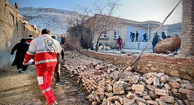 Türk Şehri Hoy'da Deprem: 133 Yaralı
