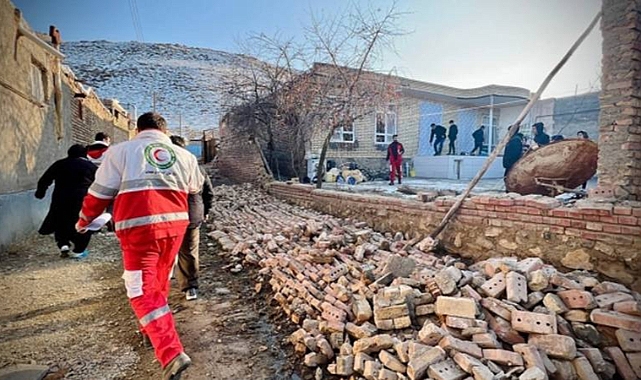 Türk Şehri Hoy'da Deprem: 133 Yaralı