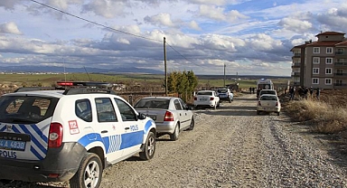 Uşak'ta Sırt Çantasında Bir Bebeğin Cansız Bedeni Bulundu