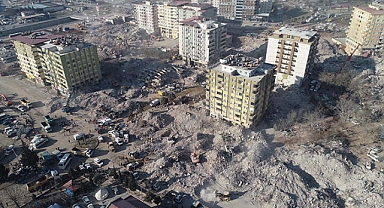 250'den Fazla Kişinin Öldüğü Ebrar Sitesi'nin Müteahhiti Tutuklandı