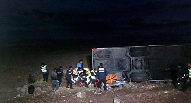 Afyonkarahisar'da Yolcu Otobüsü Devrildi: 6 Ölü, 36 Yaralı