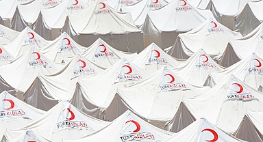 AHBAP Kızılay'dan Çadır Aldıklarını Teyit Etti: Kızılay Elinde Bulunan 2050 Çadırı Satmak İçin Bekletmiş
