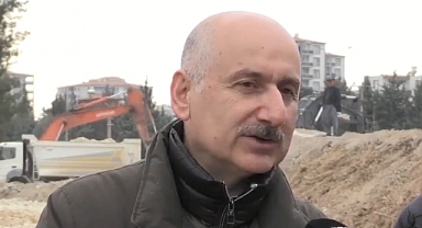 AKP'li Bakan Karaismailoğlu İkiye Ayrılan Yolları Unuttu