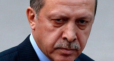 AKP'li Erdoğan, O Yoldan Geçeceği İçin Yardım Tırlarının Önü Kesildi