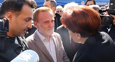 Akşener'in Ziyaret Ettiği Depremzede: Bir Bu Evladım, Bir de Nişanlısı Sağ Kurtuldu. Bir Ailem Gitti