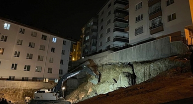 Ankara'da İstinat Duvarı Çöktü: 2 Bina Güvenlik Amacıyla Tahliye Edildi