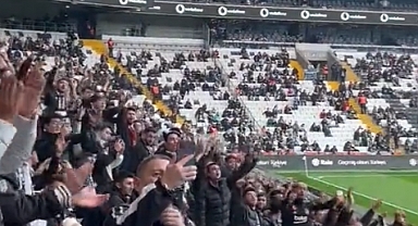 Beşiktaş Taraftarlarından 'Hükümet İstifa' Tezahüratları