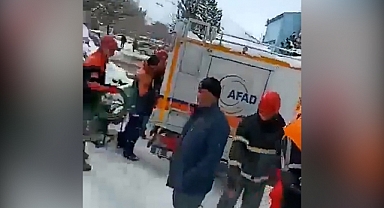 Depremzede Vatandaş İsyan Etti: AFAD Olay Yerini Terk Ediyor, Vali Bey Çağırmış