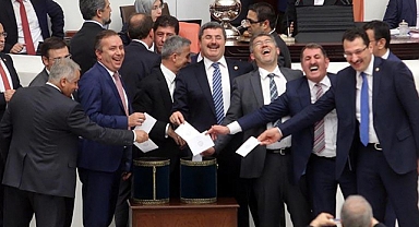 Erdoğan'ın Kızdığı AKP'nin 'Suskun' Vekilleri